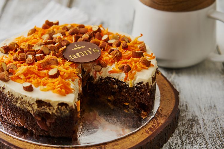 Super Carrot Cake, vegan cake dari Ann's Bakehouse & Creamy Jakarta. 