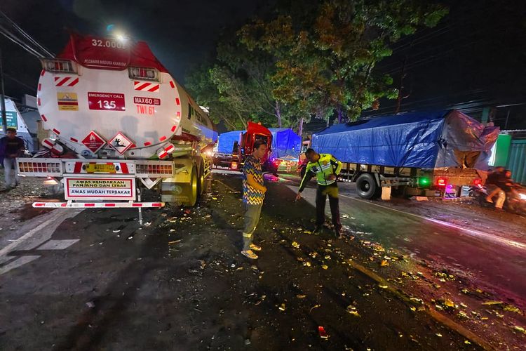 Kecelakaan beruntun terjadi di Jember pada Kamis (5/12/2024)