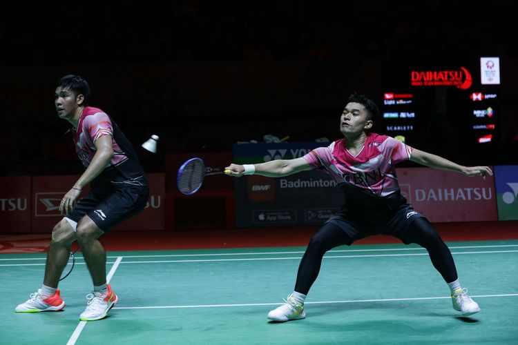 Ganda putra Indonesia, Leo Rolly Carnando/Daniel Marthin bertanding melawan wakil China, He Ji Ting/Zhou Hao Dong di partai puncak Indonesia Masters 2023 di Istora Senayan, Jakarta, Minggu (29/1/2023). Leo/Daniel tampil sebagai juara setelah menang dengan skor 21-17 dan 21-16