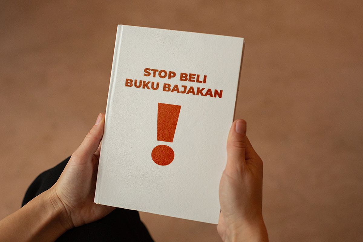 Ilustrasi buku bajakan.