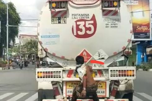 Viral, Video ODGJ Atraksi di Truk Tangki Pertamina di Rembang