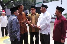 Bagikan Sembako, Jokowi Nyaris Kecopetan