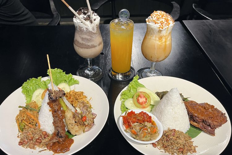 Cassava Leaf Fried Duck Rice and Balinese Mixed Rice, new menu at The Upper Clift, Sentul, Bogor Regency, Tuesday (15/10/2024). 