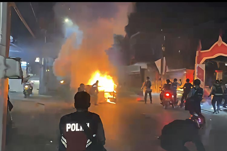 Mencekam Jelang Subuh, Dua Kelompok Warga di Makassar Saling Serang Pakai Batu dan Petasan