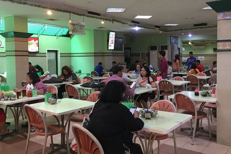 Suasana di Bakmi Gang Kelinci Pusat, Pasar Baru, Jakarta