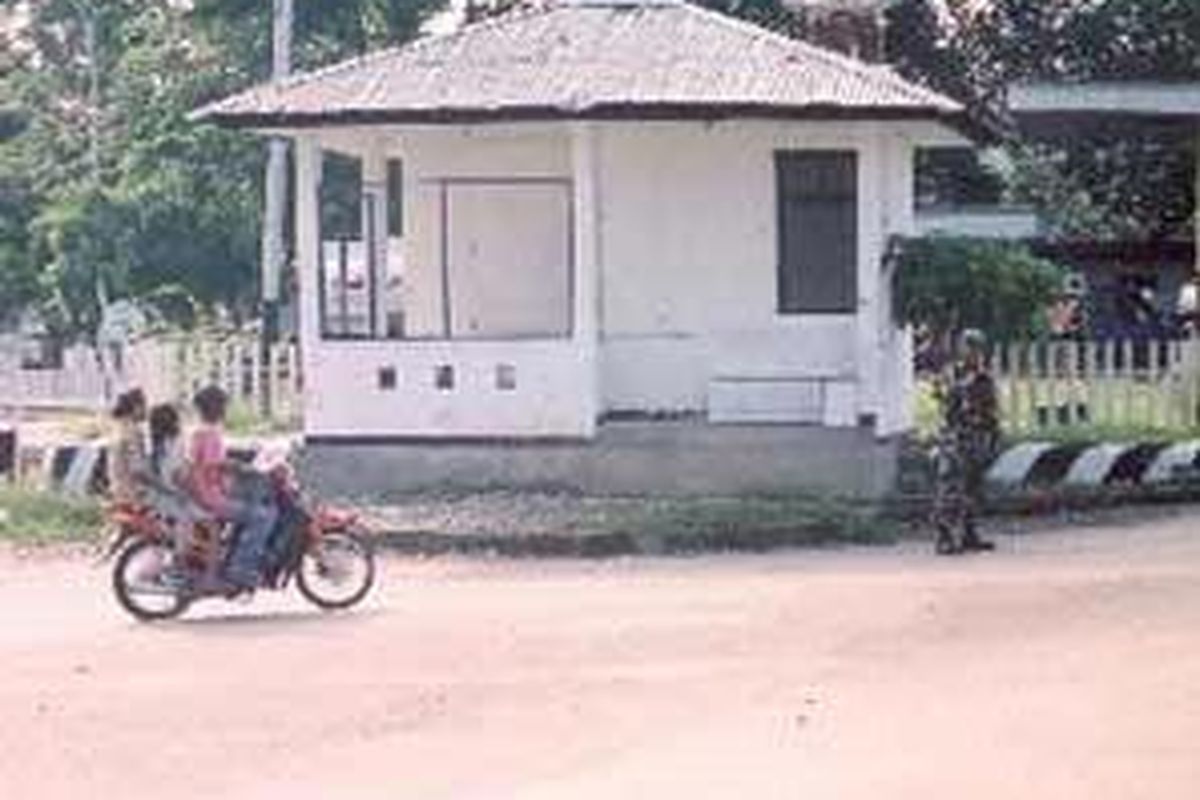 Pos Polisi Simpang Lima di Atambua.