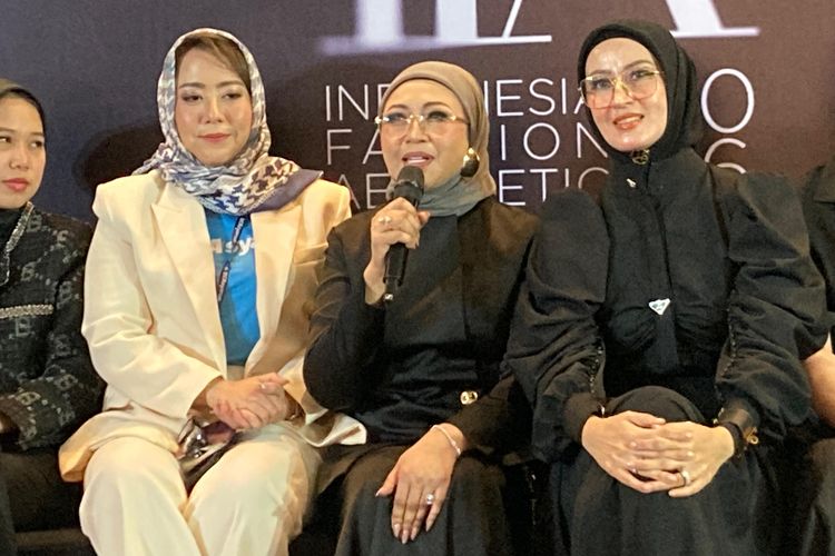 Founder sekaligus CEO Indonesia Fashion Aesthetic (IFA) Dian Komalasary, dalam konferensi pers IFA 2026 di Ballroom The Ritz-Carlton Hotel, Pacific Place, Jakarta, Selasa (10/2/2026).