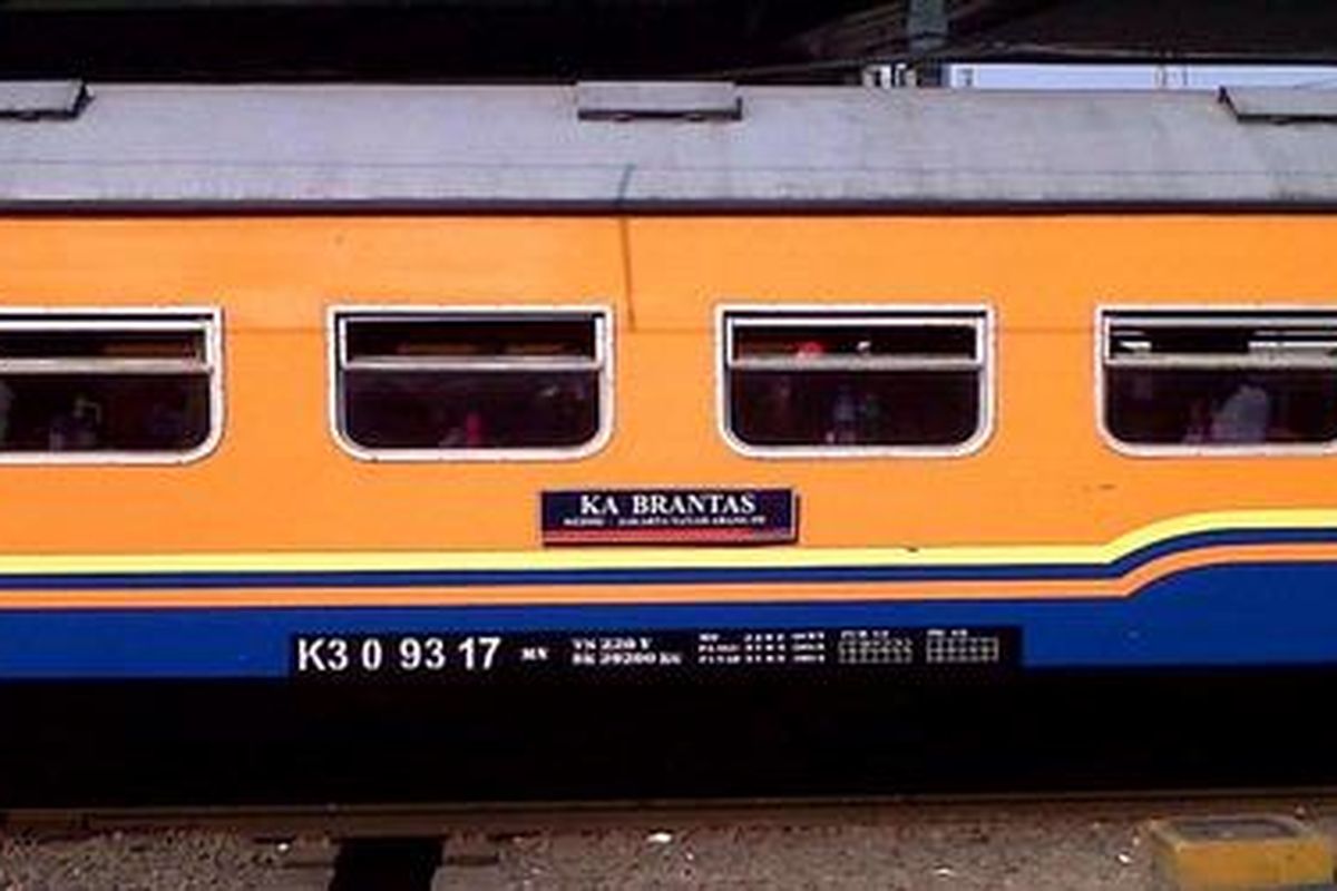 Jalur pantai utara idealnya terdiri dari delapan lajur agar perjalanan arus mudik lancar. Saat ini jalur ini hanya terdiri dari dua lajur.