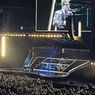 Elton John Tampilkan Gambar Besar Ratu Elizabeth II saat Konser