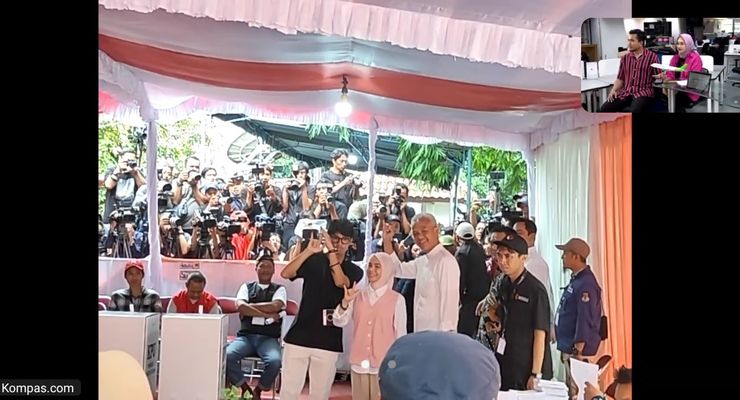  Ganjar Mencoblos di TPS 11 Semarang Bareng Keluarga