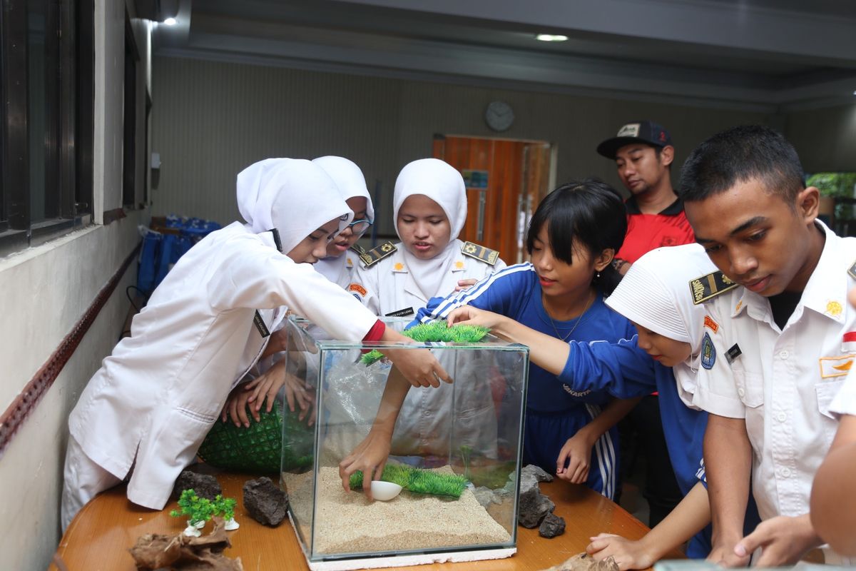 Kegiatan CPPETINDO Fishpreneur di SMKN 36 Jakarta, Senin (21/4/2025).