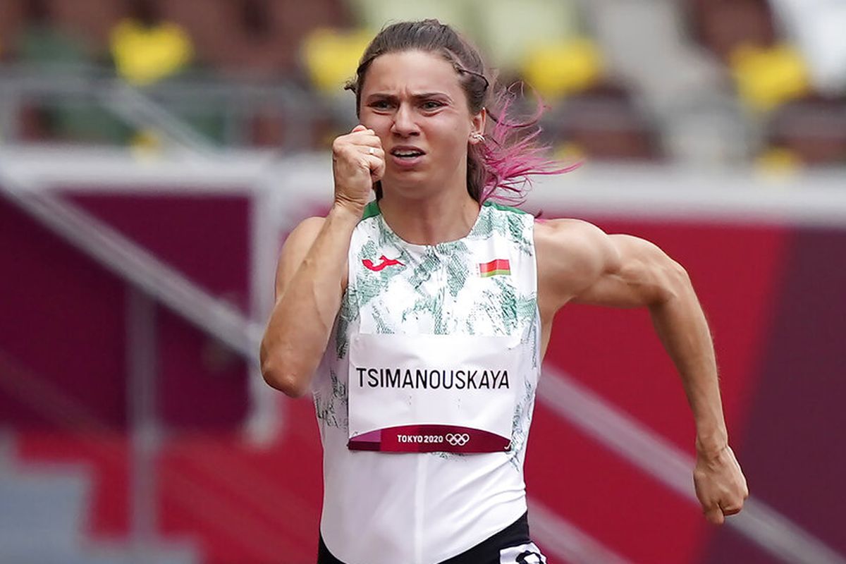Atlet lari putri Belarus, Krystsina Tsimanouskaya, saat berkompetisi di nomor 100m dalam Olimpiade Tokyo 2020, Jumat (30/7/2021). Tsimanouskaya dipulangkan paksa pada Minggu (1/8/2021) setelah mengkritik pelatih yang memasukkannya ke estafet 4x400m tanpa sepengetahuannya