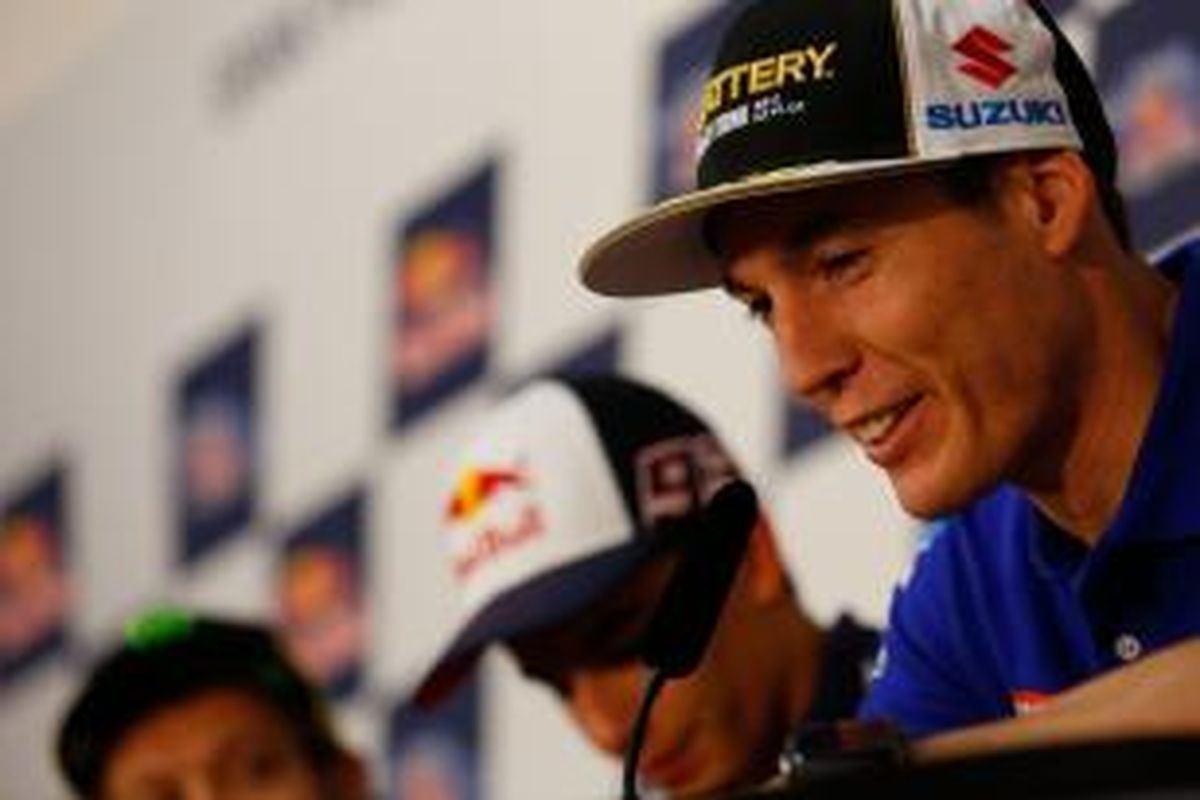 Pebalap Suzuki Ecstar asal Spanyol, Aleix Espargaro, berbicara kepada media pada konferensi pers jelang GP Argentina di Sirkuit Termas de Rio Hondo, Kamis (16/4/2015).