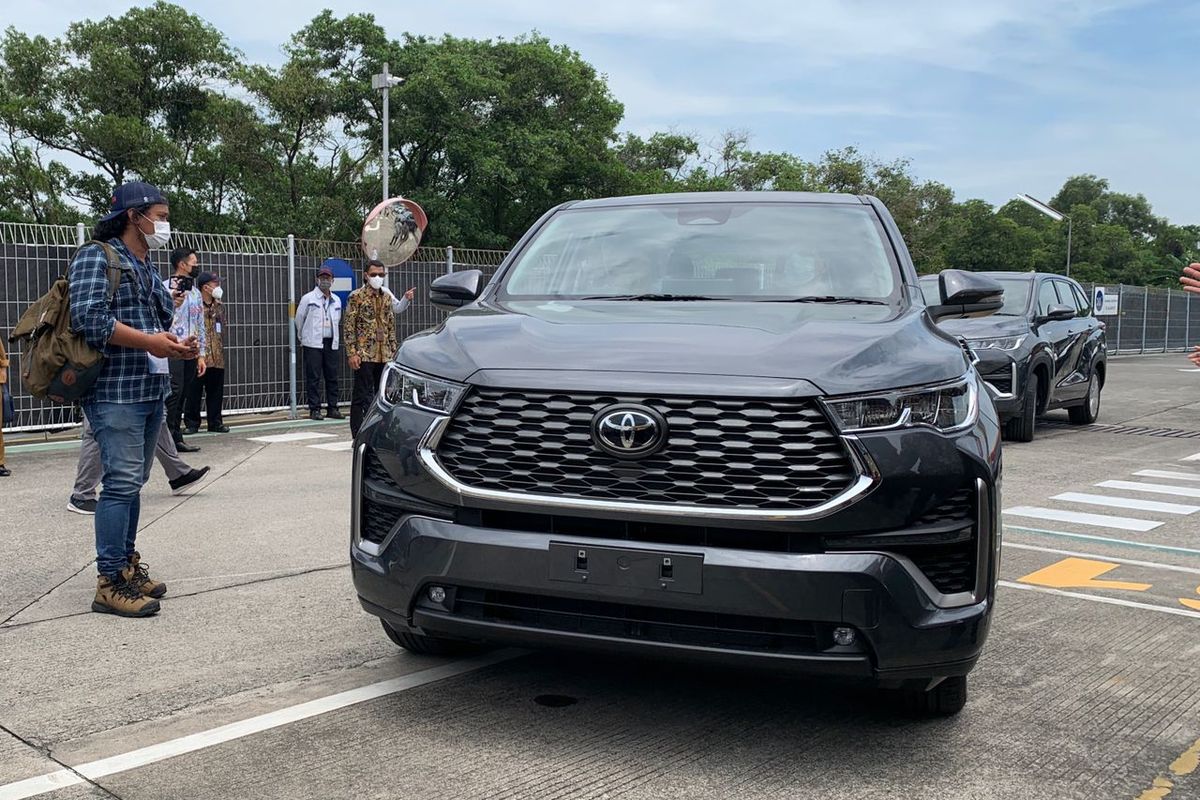 Toyota Kijang Innova Zenix