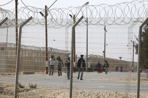 Menolak Dideportasi, Ratusan Migran Afrika di Israel Mogok Makan