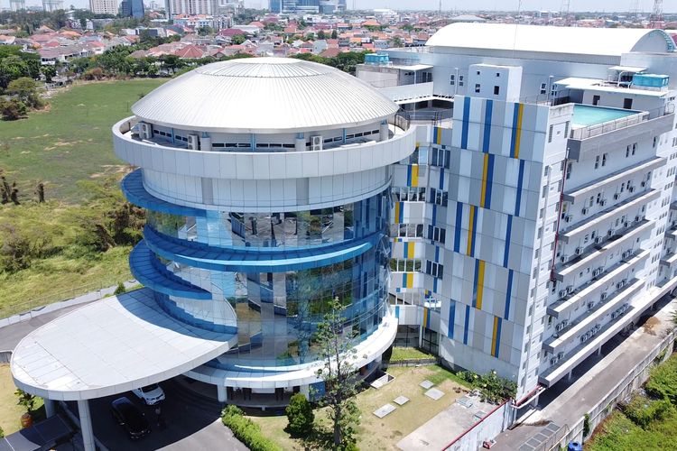 Program Dormitory sendiri telah dikonsep berstandar internasional serta dipersiapkan secara ketat oleh pihak Elyon Christian School. Adapun hal yang dipersiapkan secara cermat mencakup fasilitas modern, pengawasan, serta dukungan konselor, dan staf berpengalaman. 