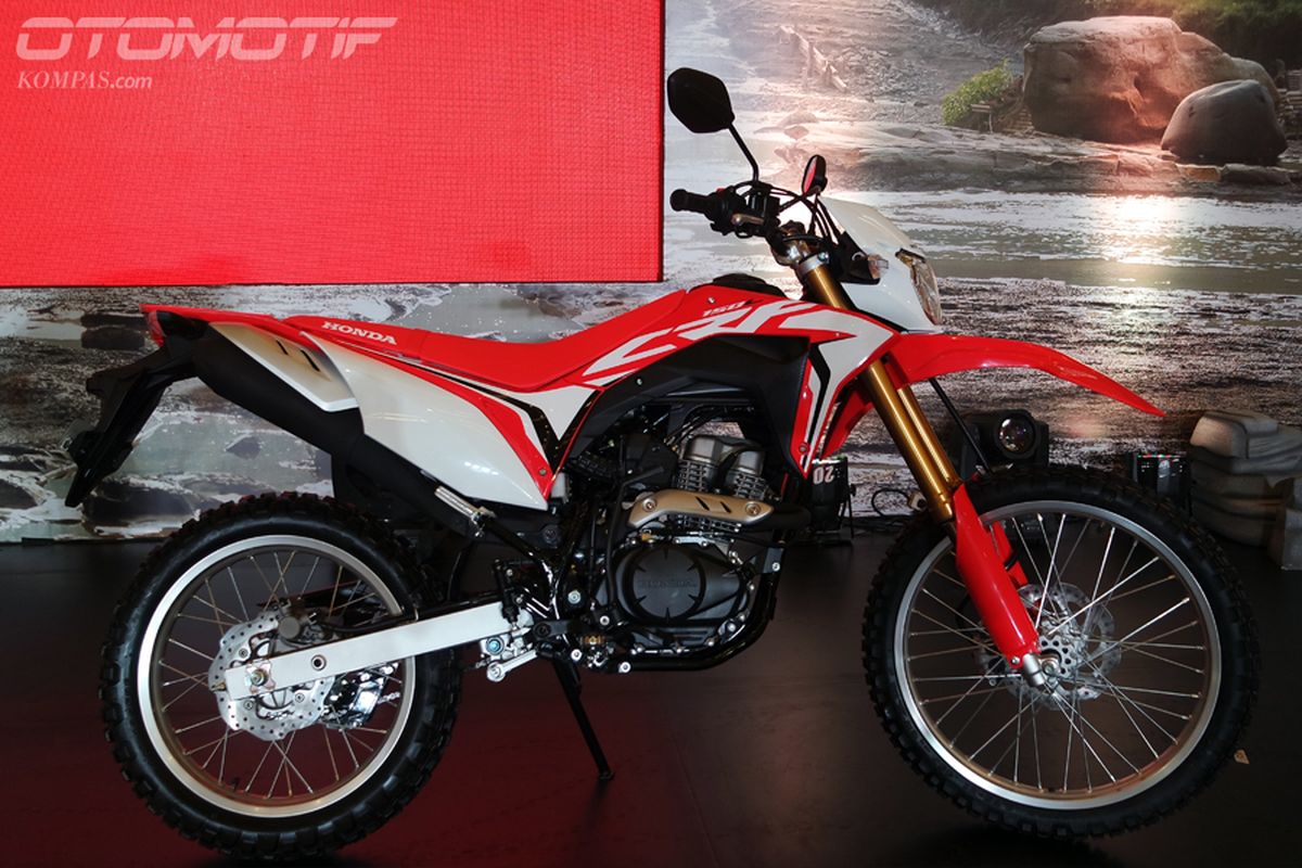 Honda CRF150L.