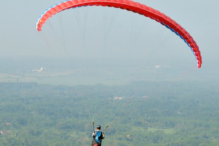 Paralayang Gunung Banyak.