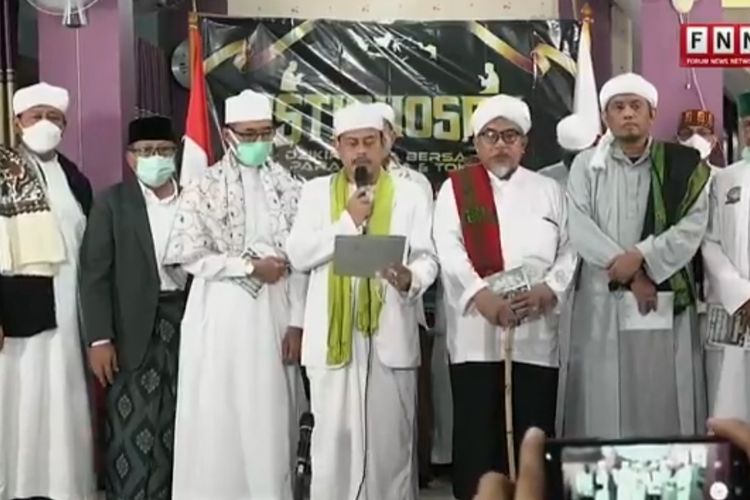 Ketua PA 212 Slamet Maarif beserta ulama lainnya menyampaikan surat terbuka menjelang sidang vonis terhadap terdakwa Rizieq Shihab dalam kasus tes usap di RS Ummi Bogor.