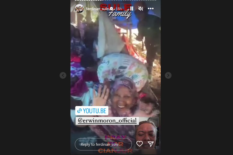 Sule terlihat video call dengan warga korban gempa di Cianjur.