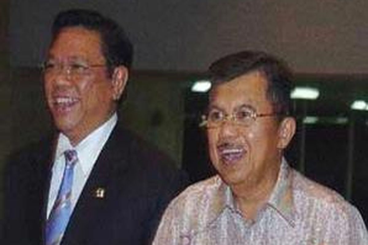 Ketua DPR Agung Laksono dan Wapres Jusuf Kalla