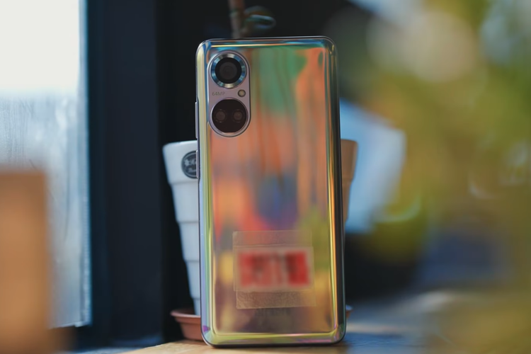 Tampilan HP Korea Utara Samtaesung 8 yang berisi sistem pembatasan dan pengawasan negara.