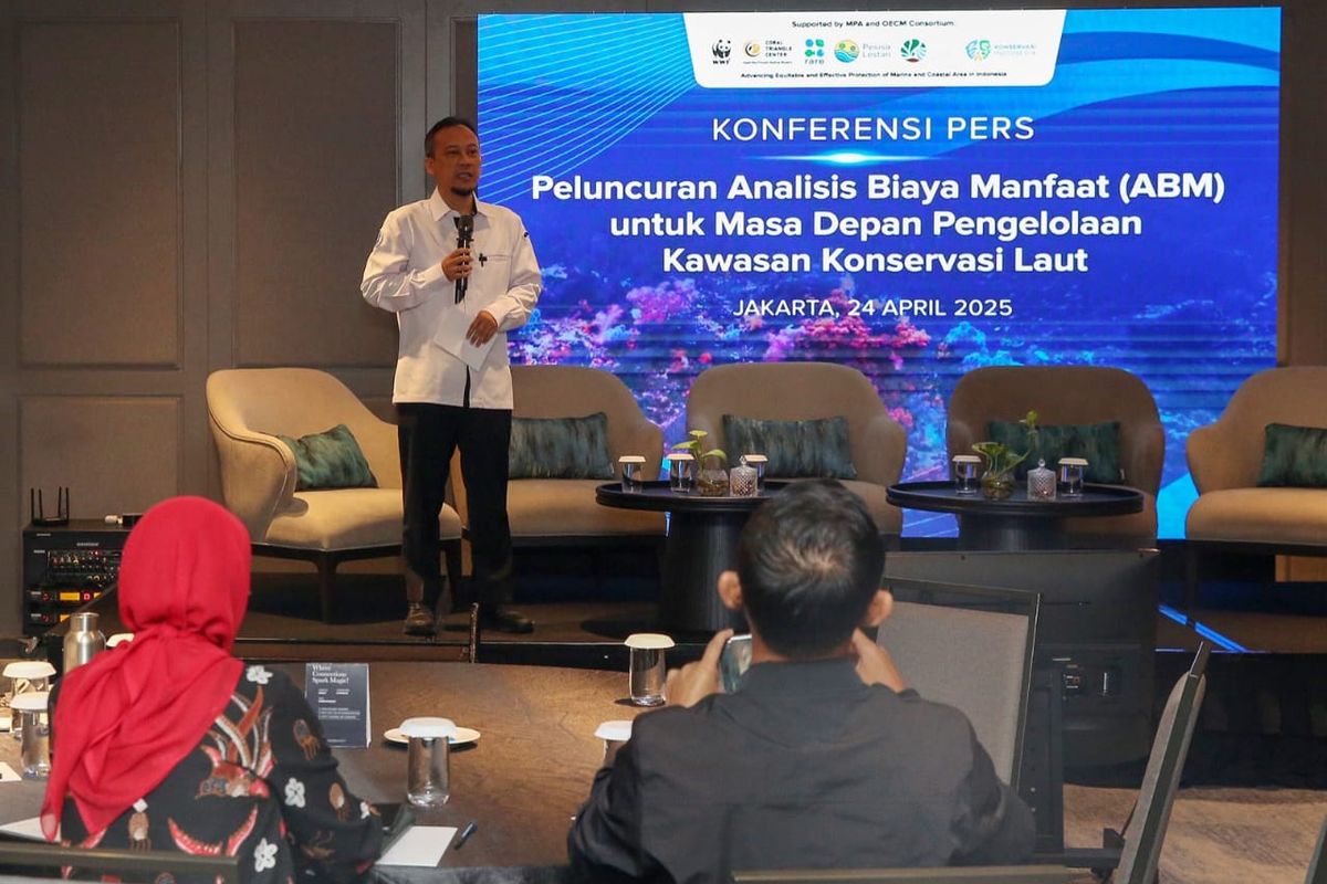 Direktur Konservasi Ekosistem KKP, Firdaus Agung, dalam Panduan Analisis Biaya Manfaat Kawasan Konservasi 