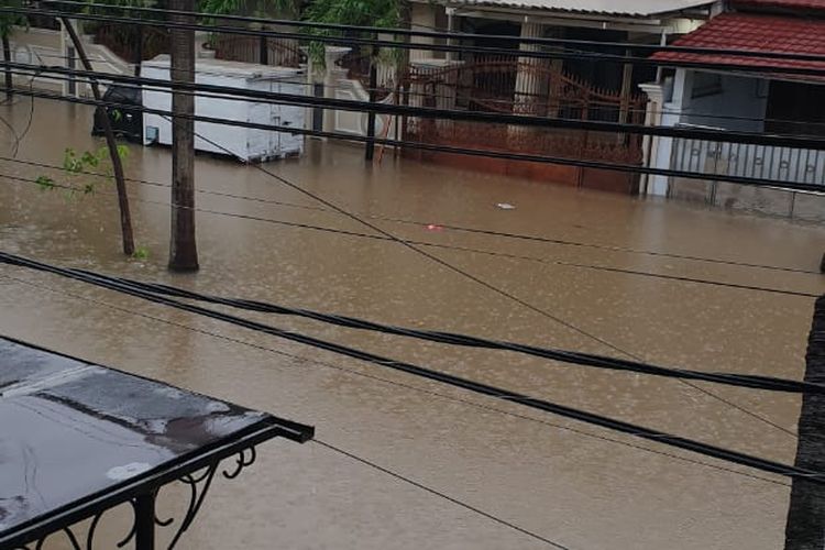 Perumahan Eramas 2000 di Cakung, Jakarta Timur terendam banjir pada Rabu (1/1/2019)