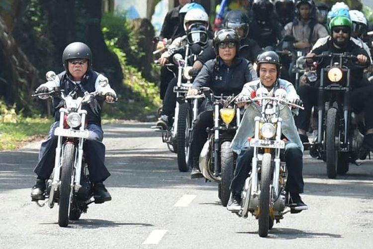 Presiden Jokowi bersama Menteri PUPR Basuki Hadimuljono 