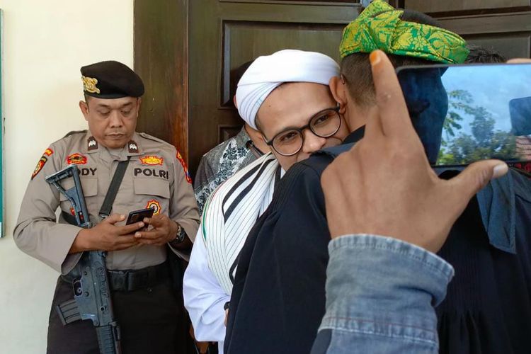 Sidang putusan terdakwa FH, pengasuh pesantren yang diduga terlibat pencabulan santriwati ditunda