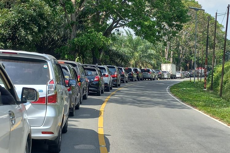 Antrean 9 Kilometer, Pengendara di Jalur Siantar-Parapat Tertahan Lebih dari Satu Jam
