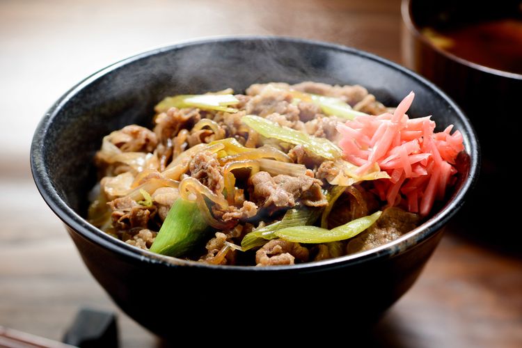 Ilustrasi beef gyudon rice bowl. 