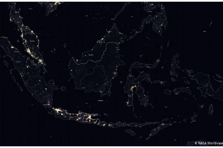 Foto citra malam satelit NASA yang menunjukkan wilayah Indonesia