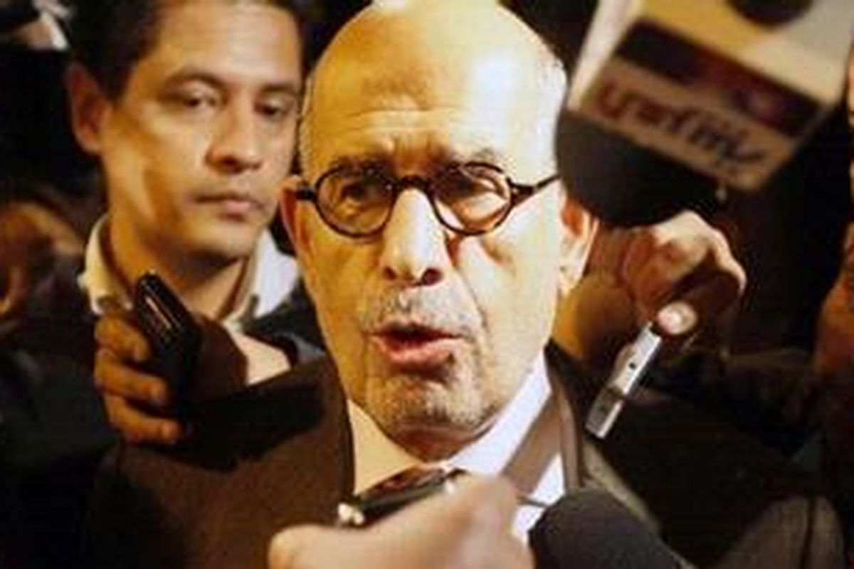 Mohamed ElBaradei, Minggu (30/1/2011) menyerukan agar Presiden Mesir Hosni Mubarak meninggalkan kantornya dan memberi kesempatan pembentukan transisi pemerintahan bersama.