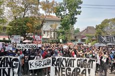 Mahasiswa dan Elemen Masyarakat Berdemonstrasi di Gedung DPRD Jabar