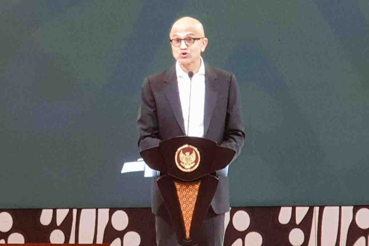 CEO Microsoft Satya Nadella saat memberikan sambutan di Indonesia Digital Economy Summit 2020 di Jakarta, Kamis (27/2/2020).