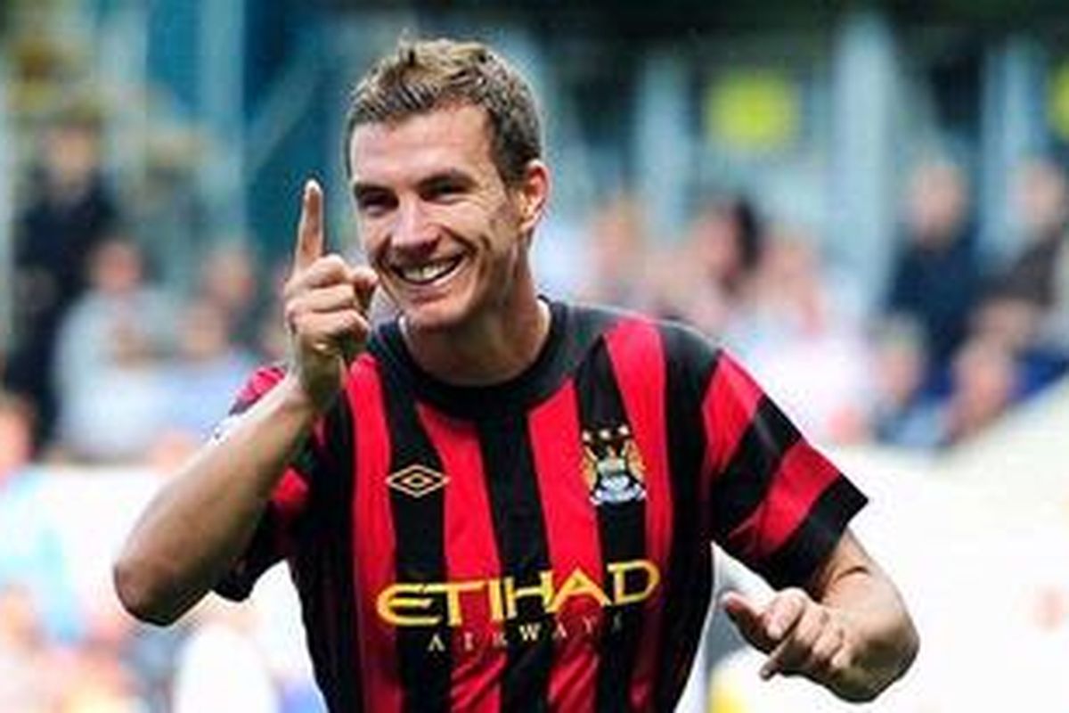 Striker Manchester City, Edin Dzeko. 