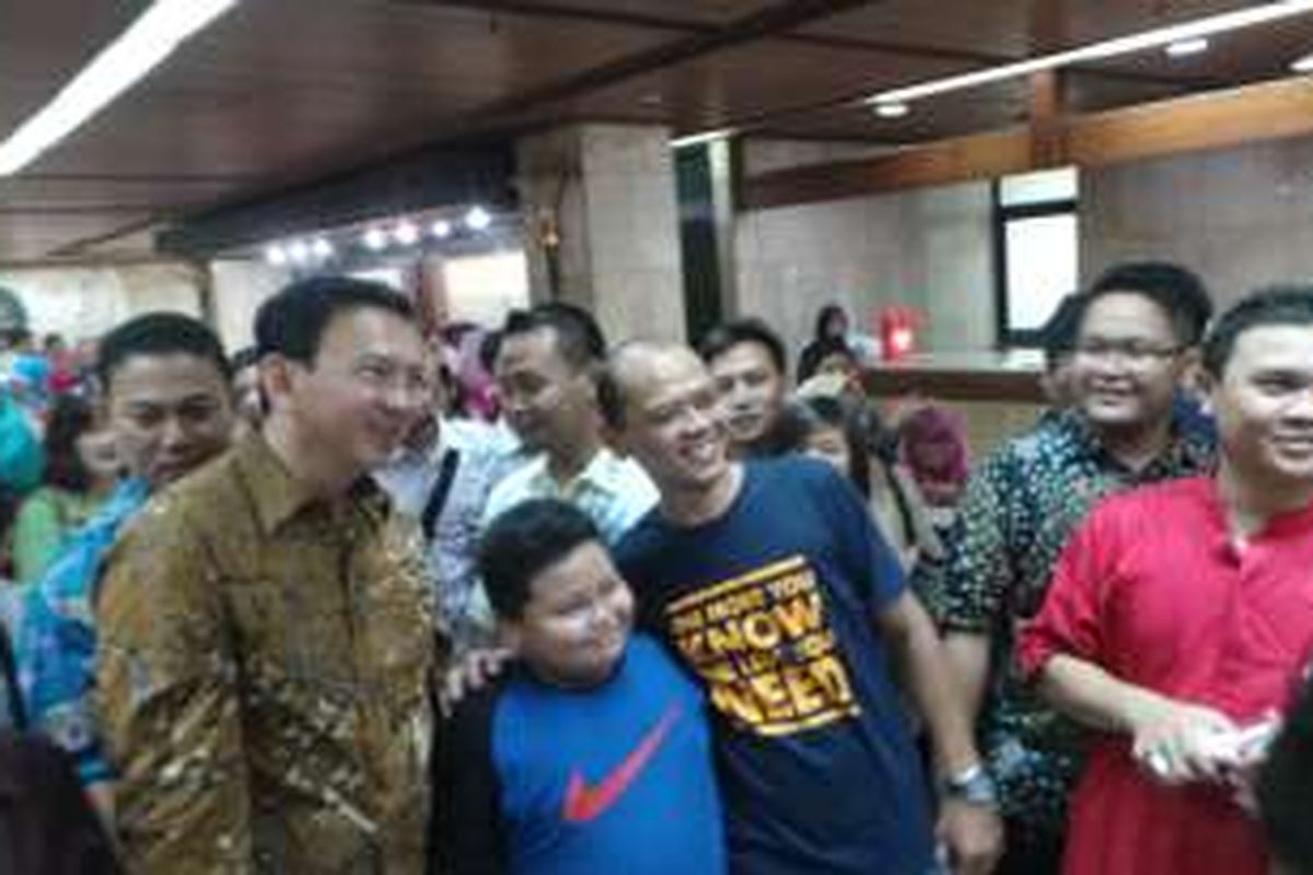 Gubernur DKI Jakarta Basuki Tjahaja Purnama atau Ahok saat menghadiri acara halalbihalal masyarakat Belitong, di Kementerian Kehutanan dan Lingkungan Hidup, Jakarta Pusat, Minggu (28/8/2016).