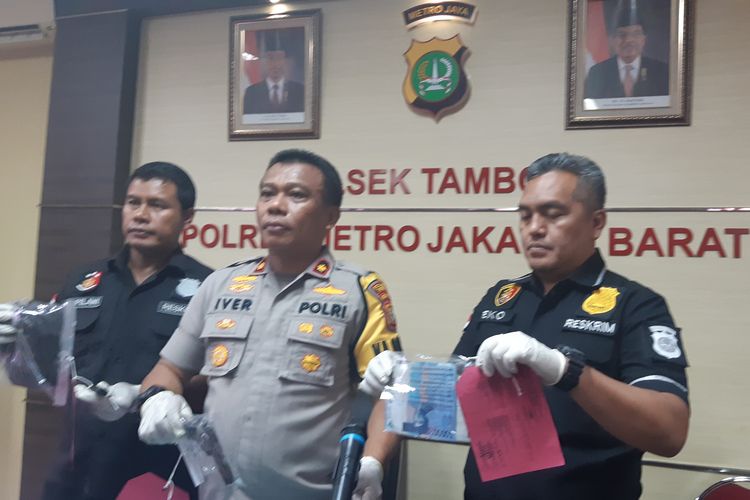 Kapolsek Tambora Kompol Iver Son Manossoh di Polsek Tambora, Jakarta Barat, Selasa (3/9/2019).