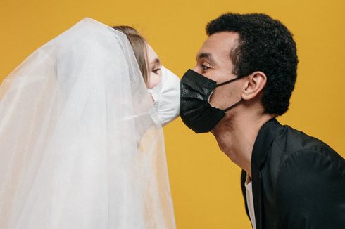 Perlukah Berhubungan Seks Pakai Masker Wajah untuk Cegah Covid-19