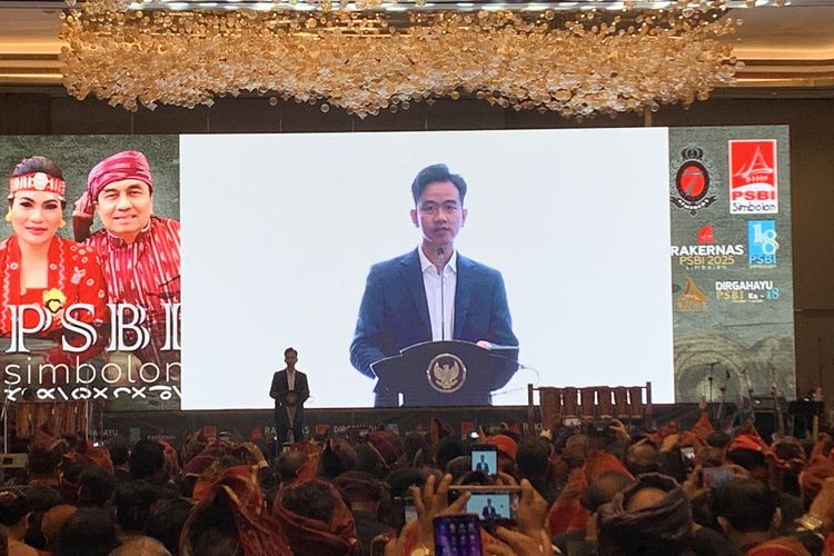 Sama-sama Dipecat PDI-P, Gibran Ajak Effendi Simbolon Move On dan Dukung Prabowo