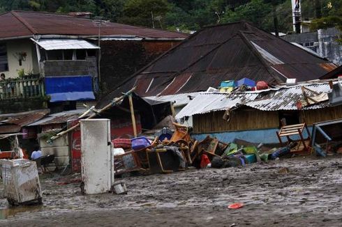 BNI Salurkan Bantuan ke Korban Bencana di Manado