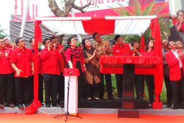 Ketua Umum DPP PDI-P Megawati Soekarnoputri meresmikan kantor baru DPP PDI-P di Jalan Diponegoro, Jakarta Pusat, Senin (1/6/2015).