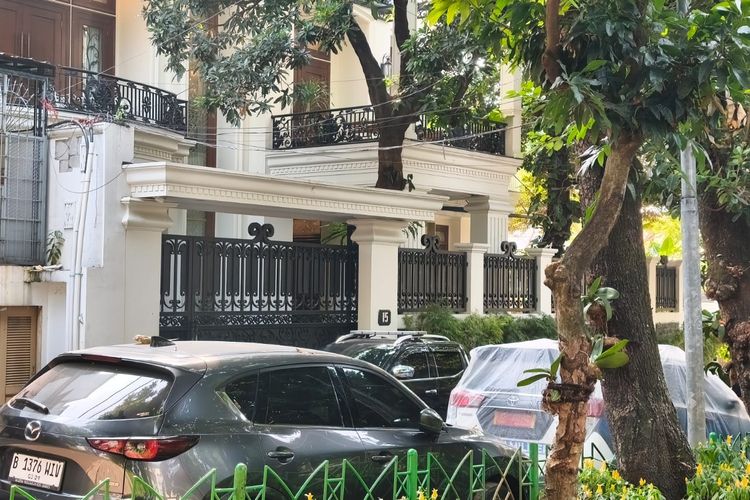 Situasi Terkini di Rumah Jampidsus, Tampak Lengang, Masih Ada Mobil Polisi Militer