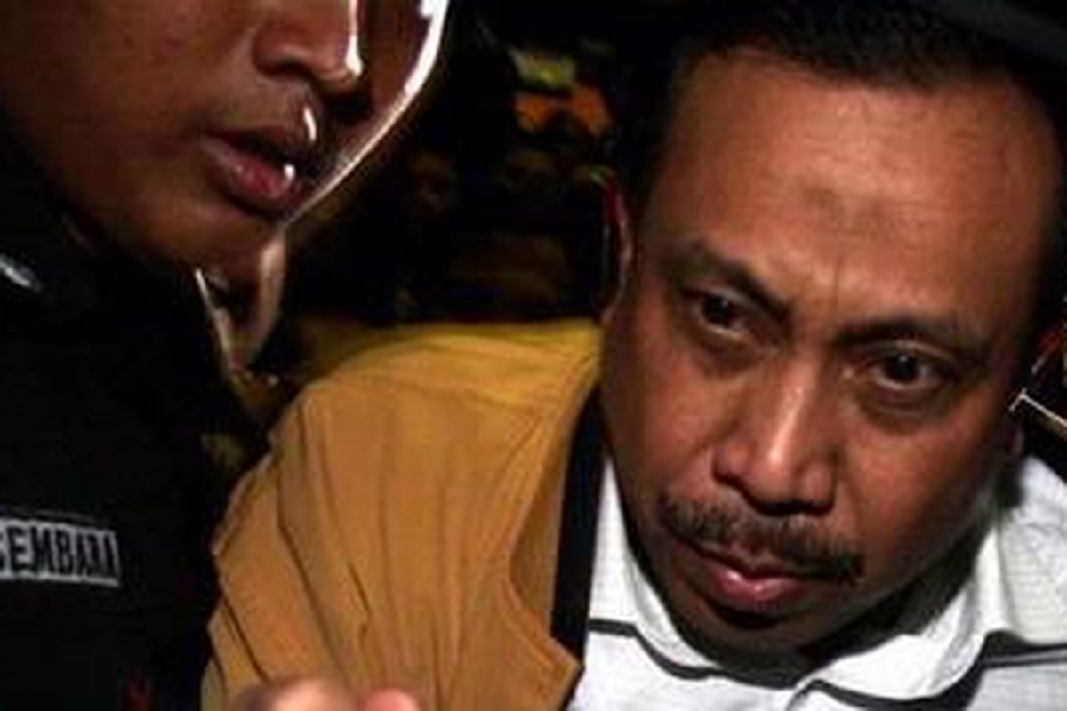 Hamka Yandhu saat ditahan Komisi Pemberantasan Korupsi (KPK), Jakarta, Kamis (17/4/2009) petang.