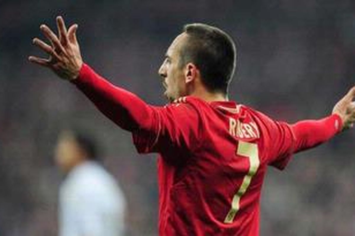 Salah satu aksi gelandang Bayern Muenchen, Franck Ribery, pada pertandingan leg pertama semifinal Liga Champions melawan Real Madrid, di Allianz Arena, Selasa (17/4/2012).