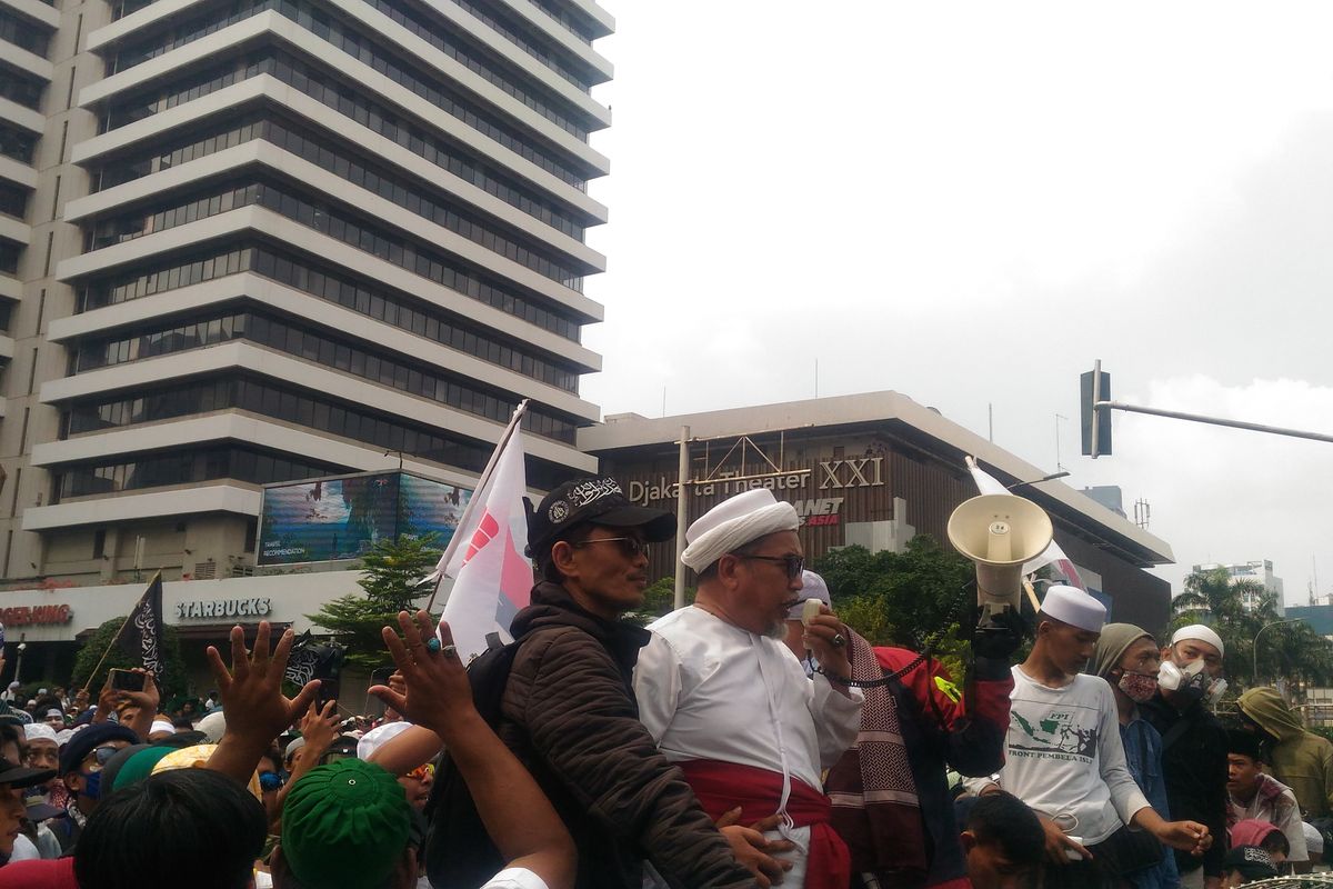 Aksi massa di depan Gedung Bawaslu di Jakarta Pusat, Rabu (22/5/2019). 