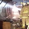 Toko Bunga di Duren Sawit Terbakar, Diduga karena Orang Gangguan Jiwa Bakar Sampah