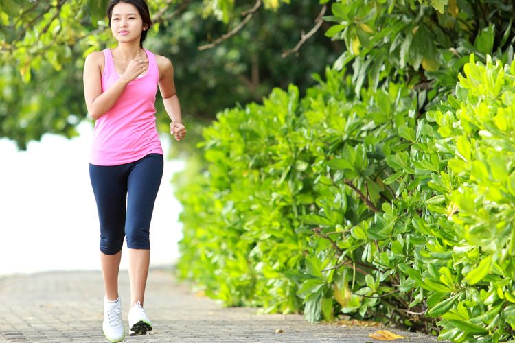 Silent walking bisa menyehatkan mental dan meningkatkan fokus.