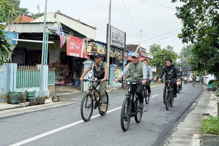 Kayuh Sepeda ke Kantor, Bupati Kudus Pelopori Gerakan Bike to Work bagi ASN